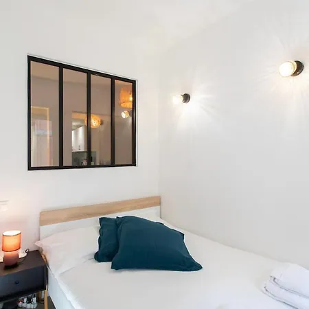 Apartment #16 1bdr Flower Market, Old Town, 1min Ac