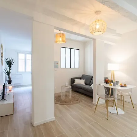 #16 1bdr Flower Market, Old Town, 1min Ac Apartment *